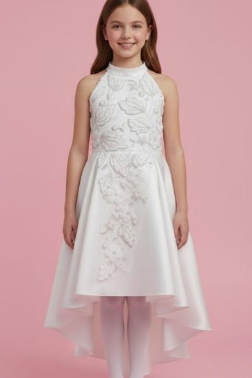 صورة فستان سهرة أبيض أطلالة الاميرات